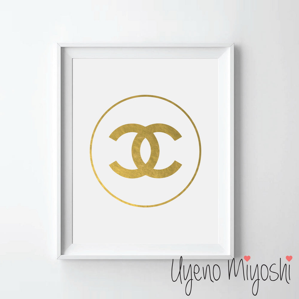 Coco Chanel Signature Logo Pattern With Golden Lips In White Background  Queen Bedroom Set - Mugteeco